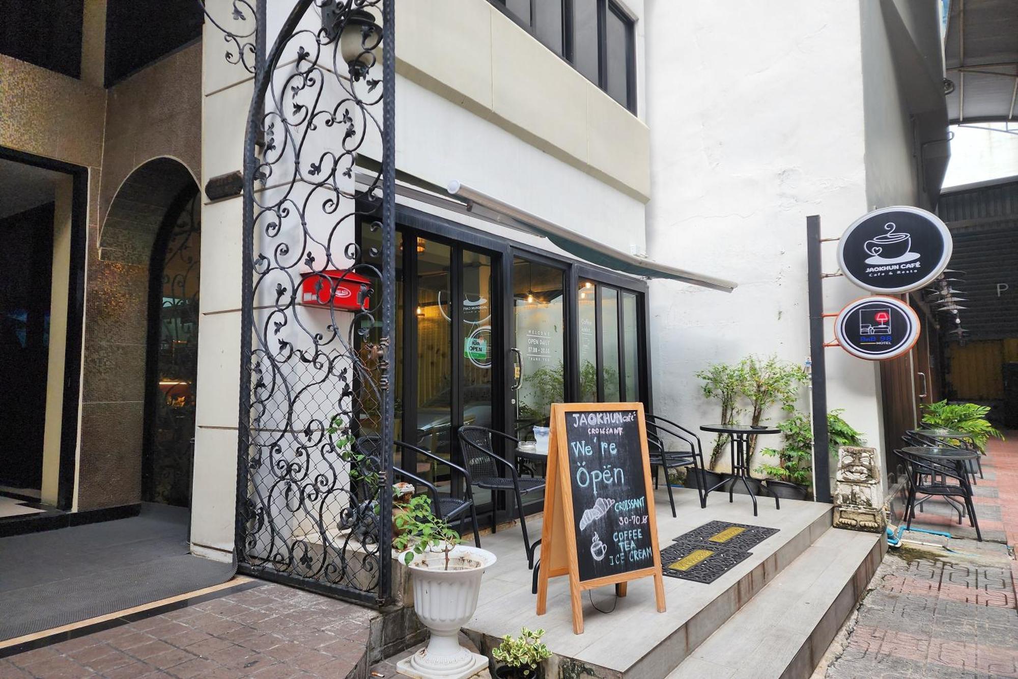 Bnb98 Silom Hotel Bangkok Eksteriør billede
