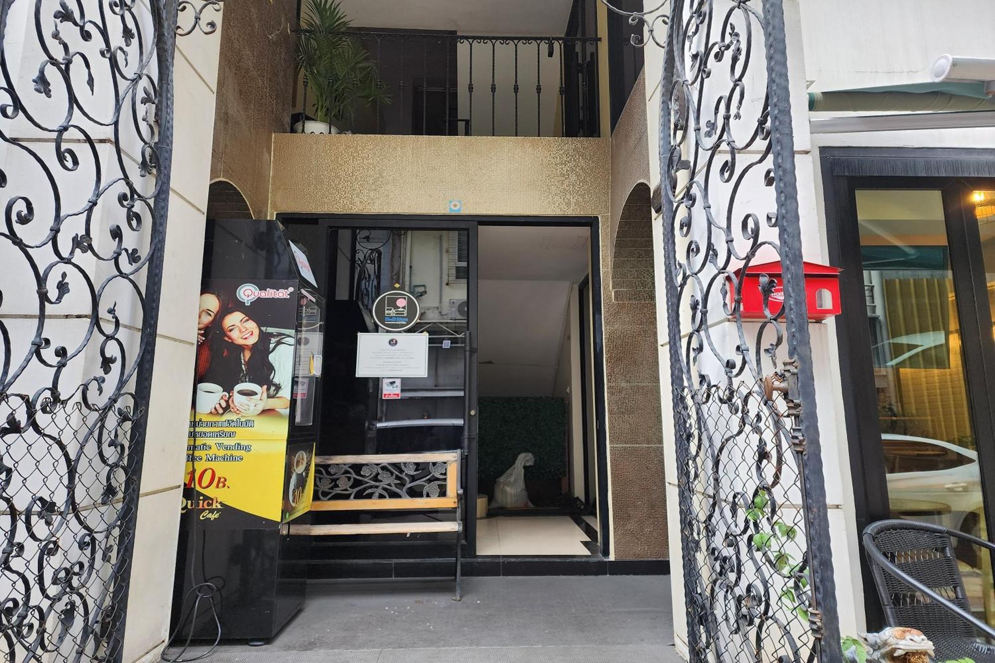 Bnb98 Silom Hotel Bangkok Eksteriør billede